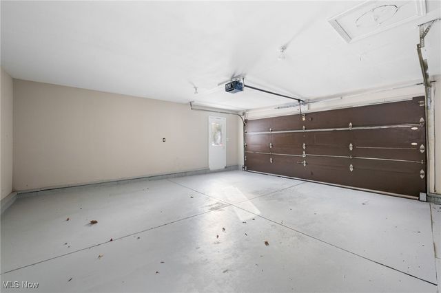 7007 Hidden Valley Drive, Amherst, OH 44001