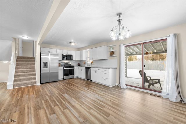 7007 Hidden Valley Drive, Amherst, OH 44001