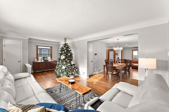 1947 Field Avenue, Saint Paul, MN 55116