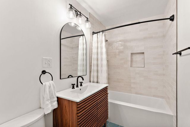 1947 Field Avenue, Saint Paul, MN 55116