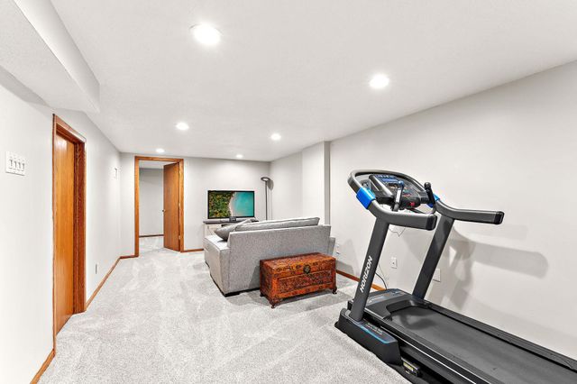 1947 Field Avenue, Saint Paul, MN 55116