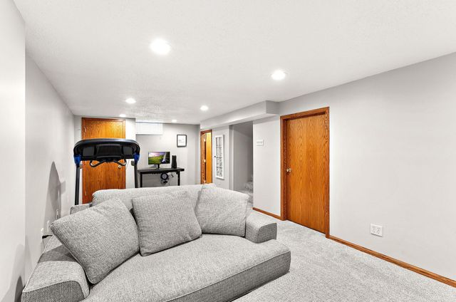 1947 Field Avenue, Saint Paul, MN 55116