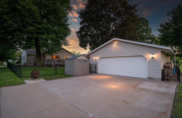 1947 Field Avenue, Saint Paul, MN 55116