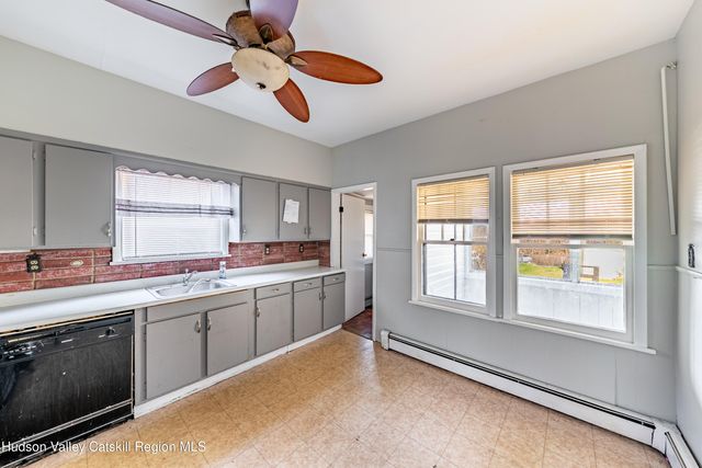 9 House Avenue, Troy, NY 12180