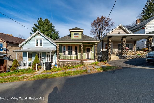 9 House Avenue, Troy, NY 12180