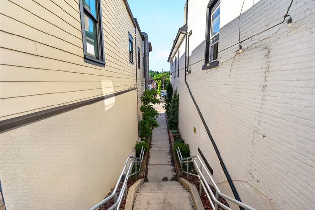 30 W Pike Street, Canonsburg, PA 15317