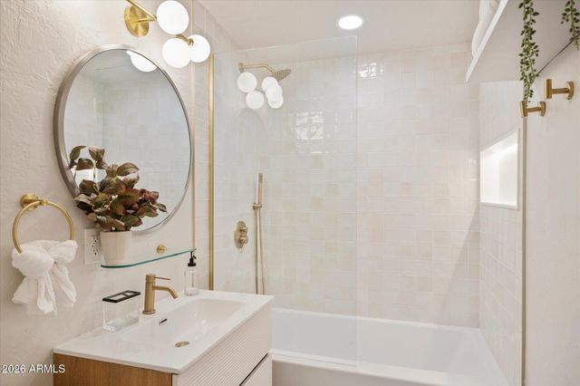 5809 N 11TH Street, Phoenix, AZ 85014