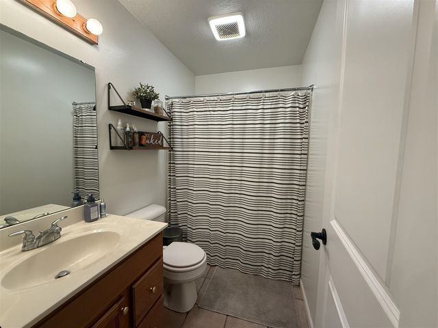 7885 Lancaster Lane, East Leroy, MI 49051