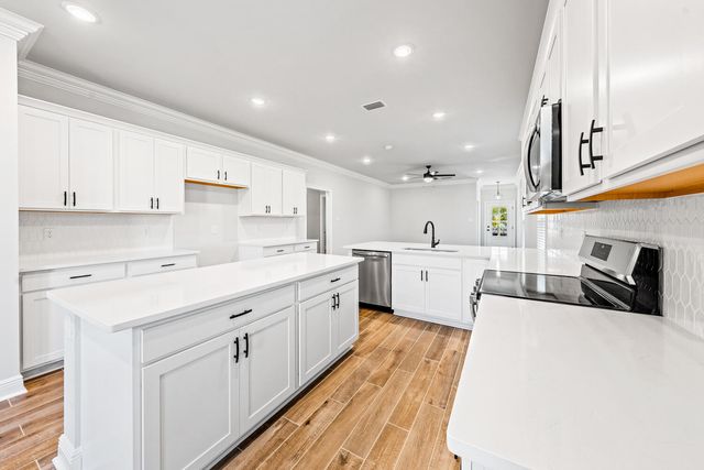 55 Natureview Way, Freeport, FL 32439