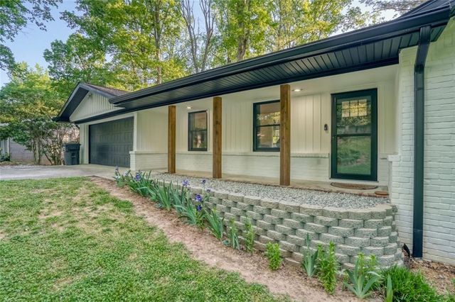 1832 Lake Lucerne Drive SW, Lilburn, GA 30047