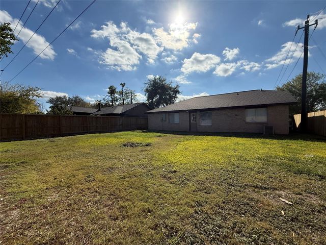 14010 Towne Way Drive, Sugar Land, TX 77498