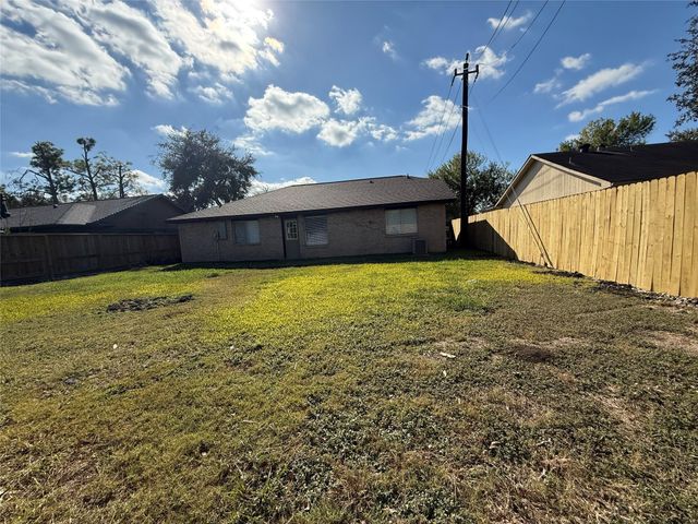 14010 Towne Way Drive, Sugar Land, TX 77498