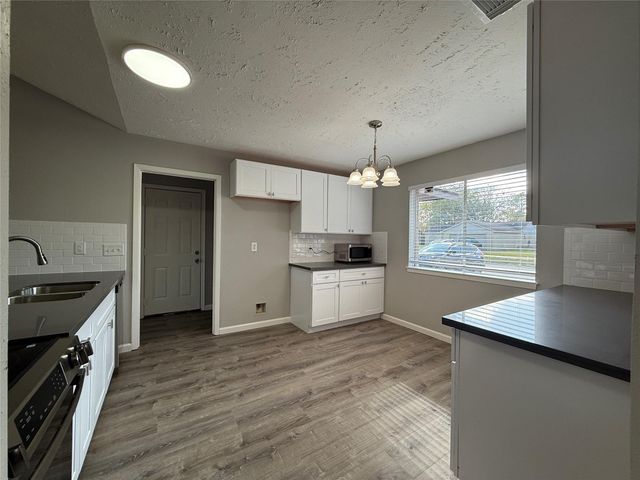 14010 Towne Way Drive, Sugar Land, TX 77498