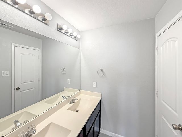 8310 Oakleaf Meadow Court, Rosharon, TX 77583