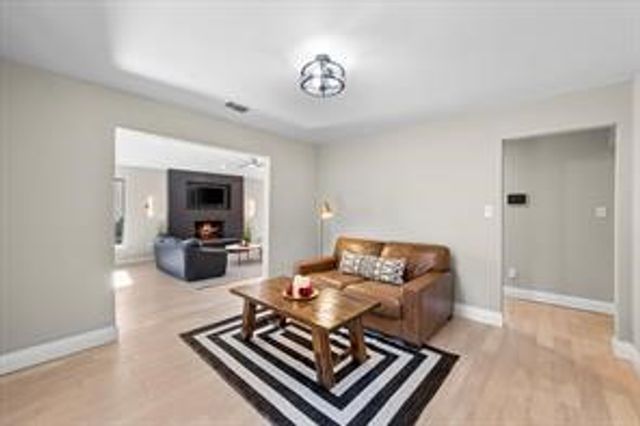 1921 Briarwood Drive, Grand Prairie, TX 75050
