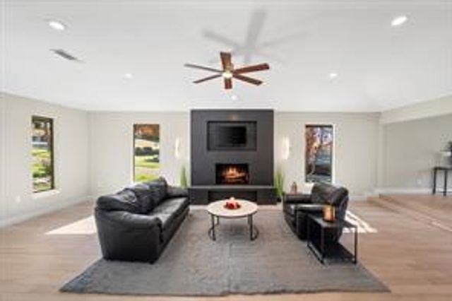 1921 Briarwood Drive, Grand Prairie, TX 75050