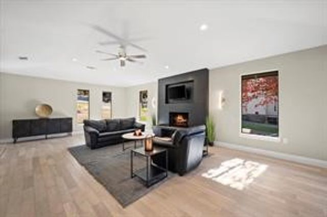 1921 Briarwood Drive, Grand Prairie, TX 75050