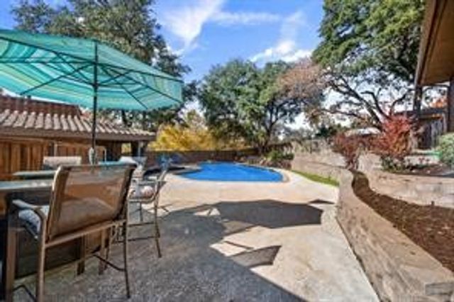 1921 Briarwood Drive, Grand Prairie, TX 75050
