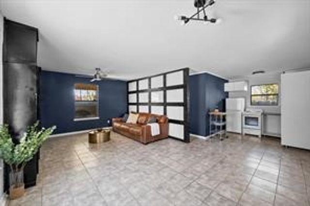 1921 Briarwood Drive, Grand Prairie, TX 75050