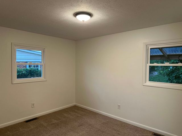 281 ELKIN CIR, Waynesboro, VA 22980