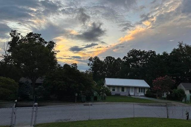 281 ELKIN CIR, Waynesboro, VA 22980