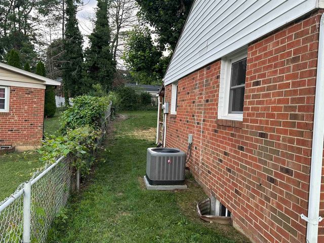 281 ELKIN CIR, Waynesboro, VA 22980