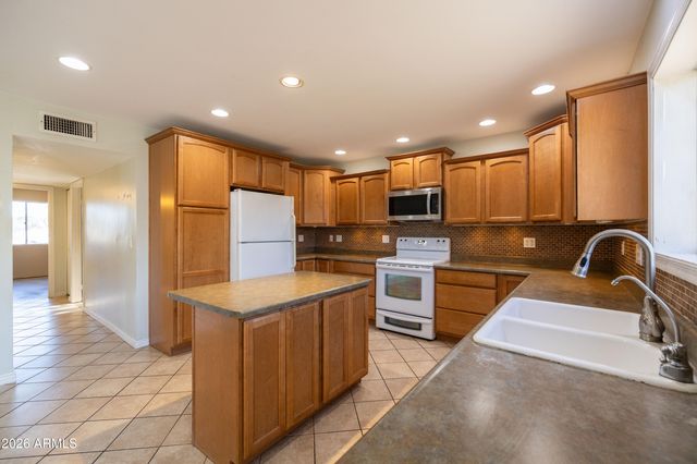 51 W Hillview Street, Mesa, AZ 85201