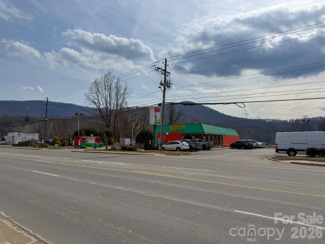 1297 Tunnel Road, Asheville, NC 28805