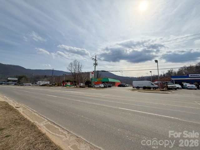 1297 Tunnel Road, Asheville, NC 28805
