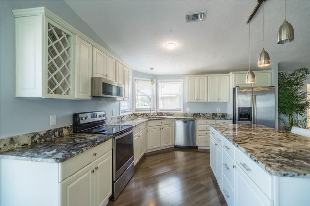 1228 MARIA COURT, Lady Lake, FL 32159