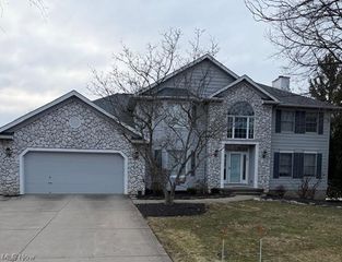 235 E Orange Hill Circle, Orange, OH 44022