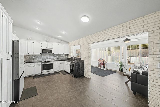 6566 E RUSSELL Street, Mesa, AZ 85215