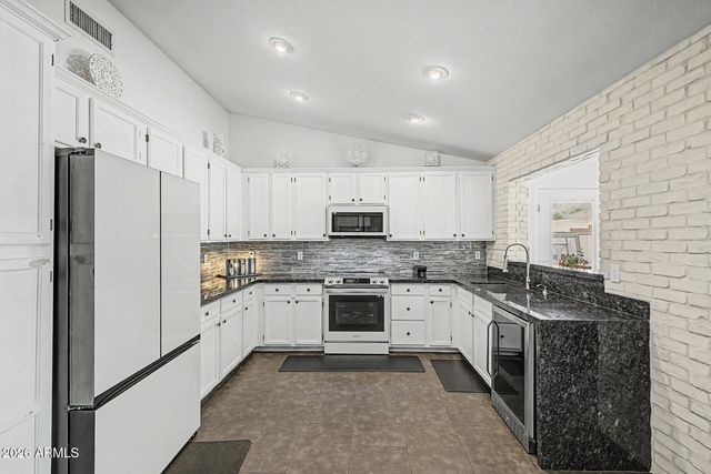 6566 E RUSSELL Street, Mesa, AZ 85215