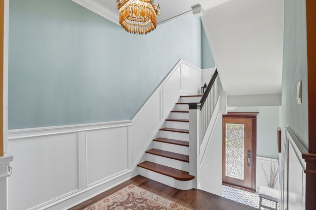 2626 W Lunt Avenue, Chicago, IL 60645