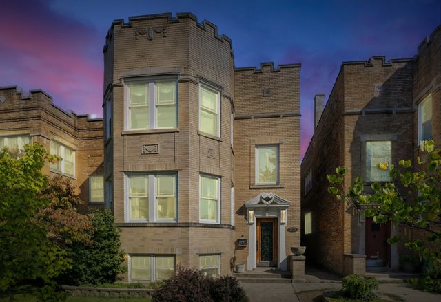 2626 W Lunt Avenue, Chicago, IL 60645