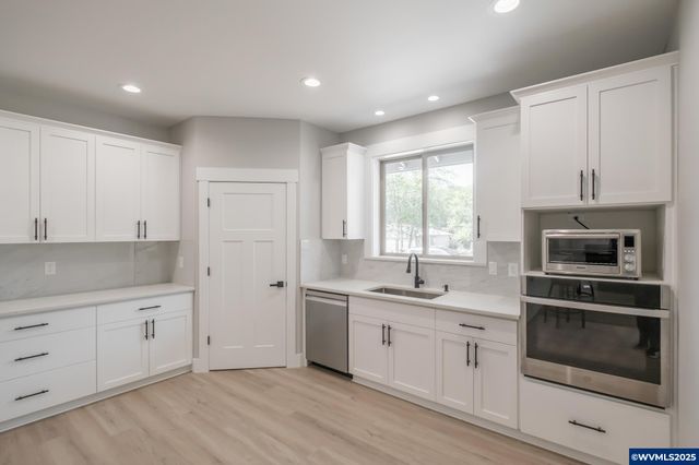 7320 Tanglewood Av, Gleneden Beach, OR 97388