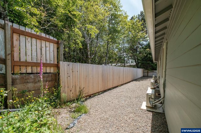 7320 Tanglewood Av, Gleneden Beach, OR 97388