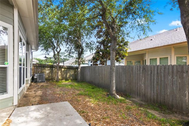2824 Seaside Drive, Seabrook, TX 77586
