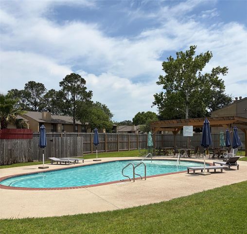 2824 Seaside Drive, Seabrook, TX 77586