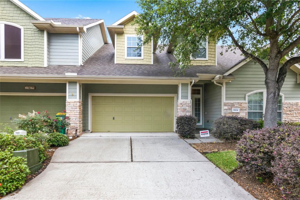 2824 Seaside Drive, Seabrook, TX 77586