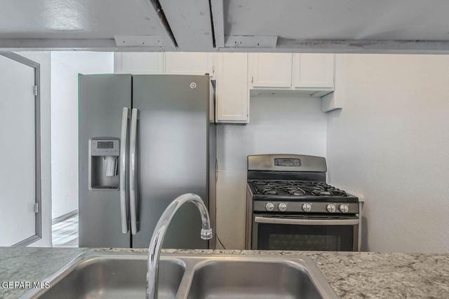 859 DESTELLO Road, El Paso, TX 79907