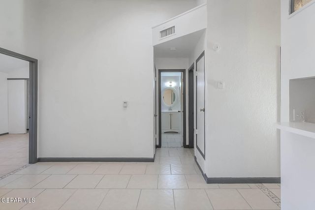 859 DESTELLO Road, El Paso, TX 79907