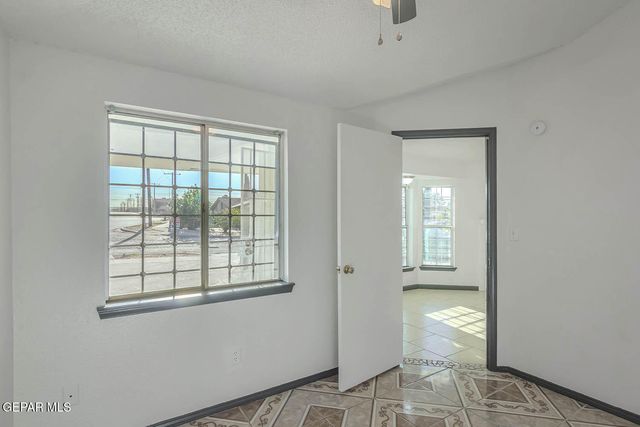 859 DESTELLO Road, El Paso, TX 79907