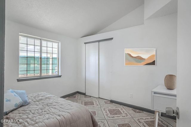 859 DESTELLO Road, El Paso, TX 79907