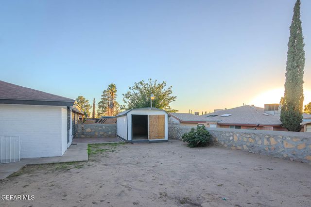 859 DESTELLO Road, El Paso, TX 79907