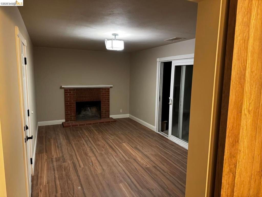 Image 6 of property listing at 1501 Madrone LN, Davis, CA 95618