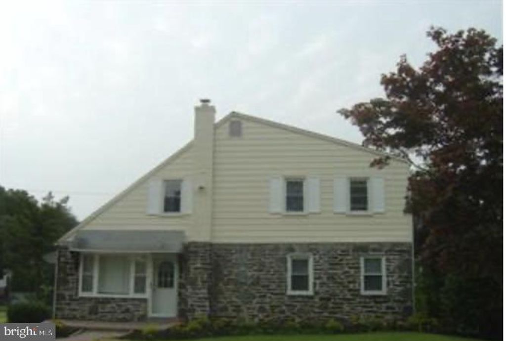 746 CRICKET LN, Aldan, PA 19018