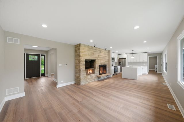 27637 Vista Lane, Barrington, IL 60010