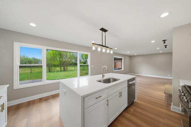 27637 Vista Lane, Barrington, IL 60010