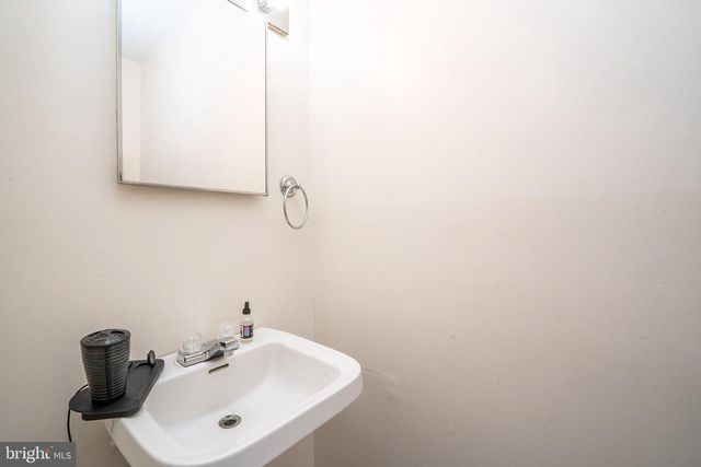 J4 AVON DR, East Windsor, NJ 08520